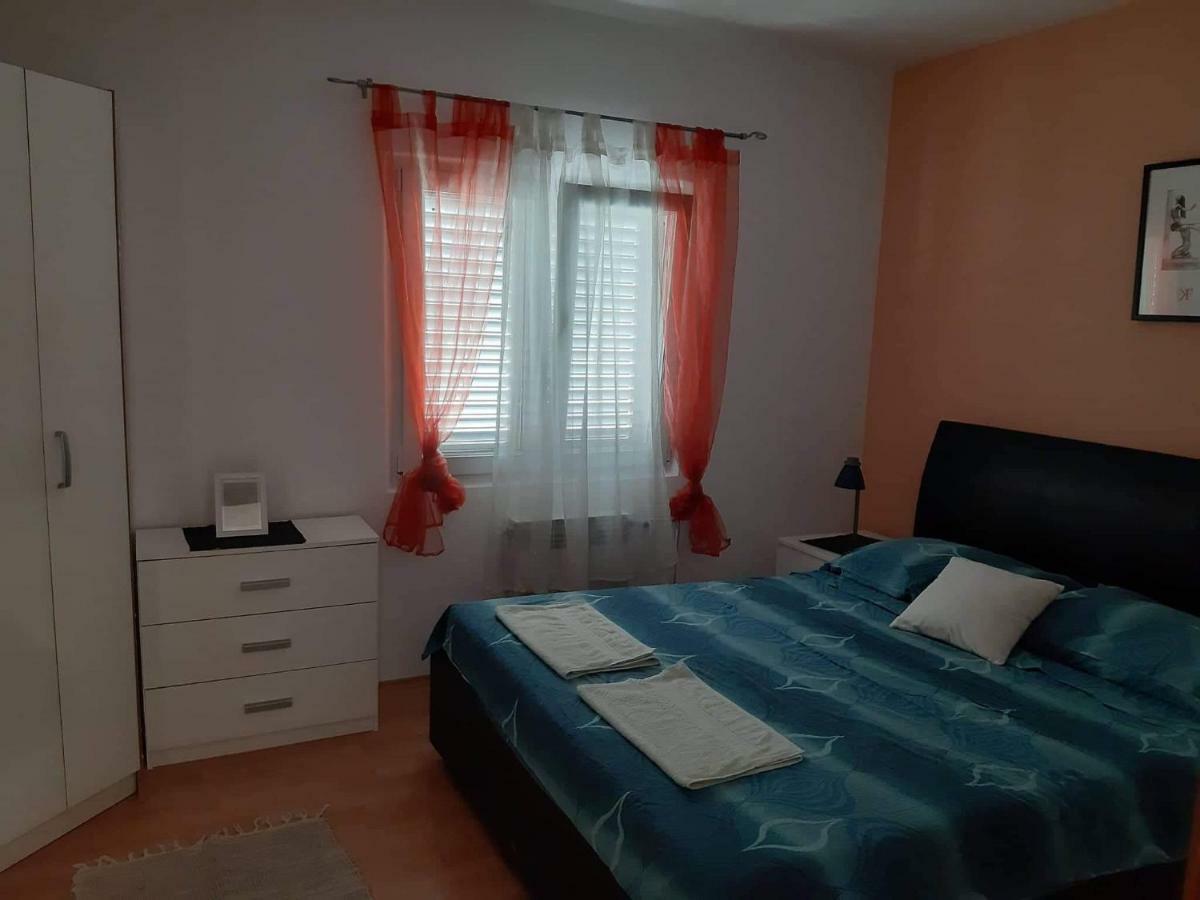 Apartman Lucija Трогир Экстерьер фото