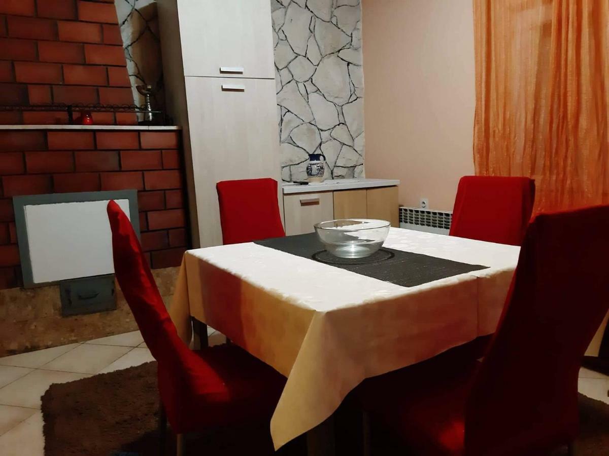 Apartman Lucija Трогир Экстерьер фото